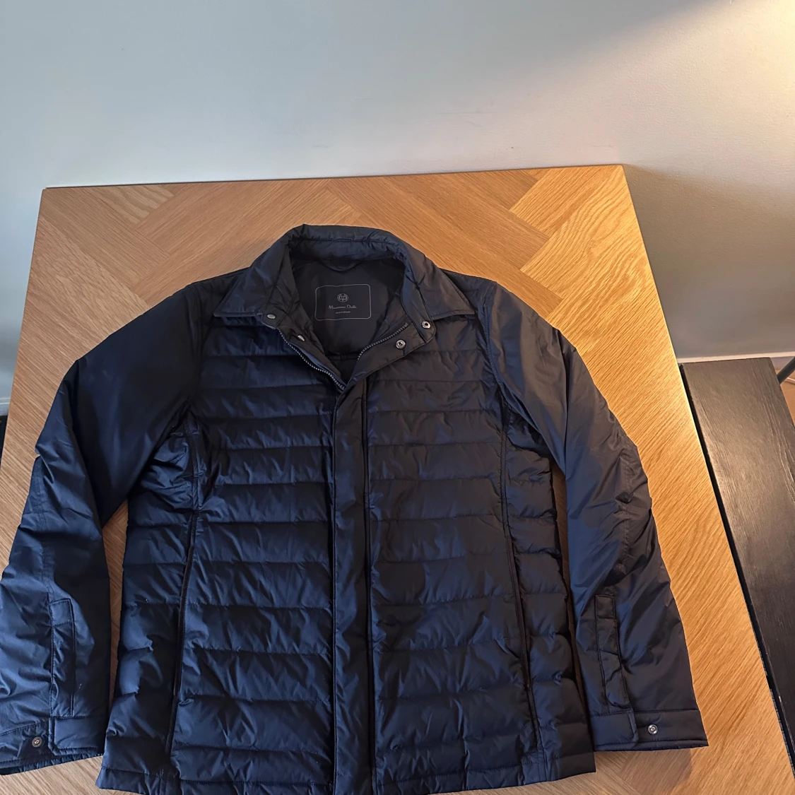 Svart pufferjacka från Massimo Dutti - 4