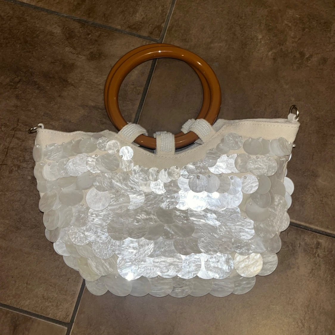 Vit handväska med snäck paljetter - 3