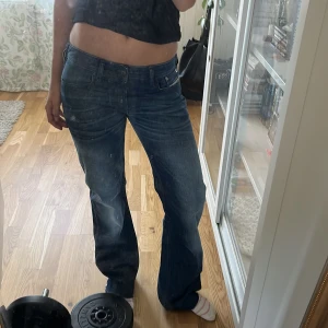 Diesel jeans  - Är ca 173, skit snygga, bra kvalitet och perkfa skick. Nice färg i höst 