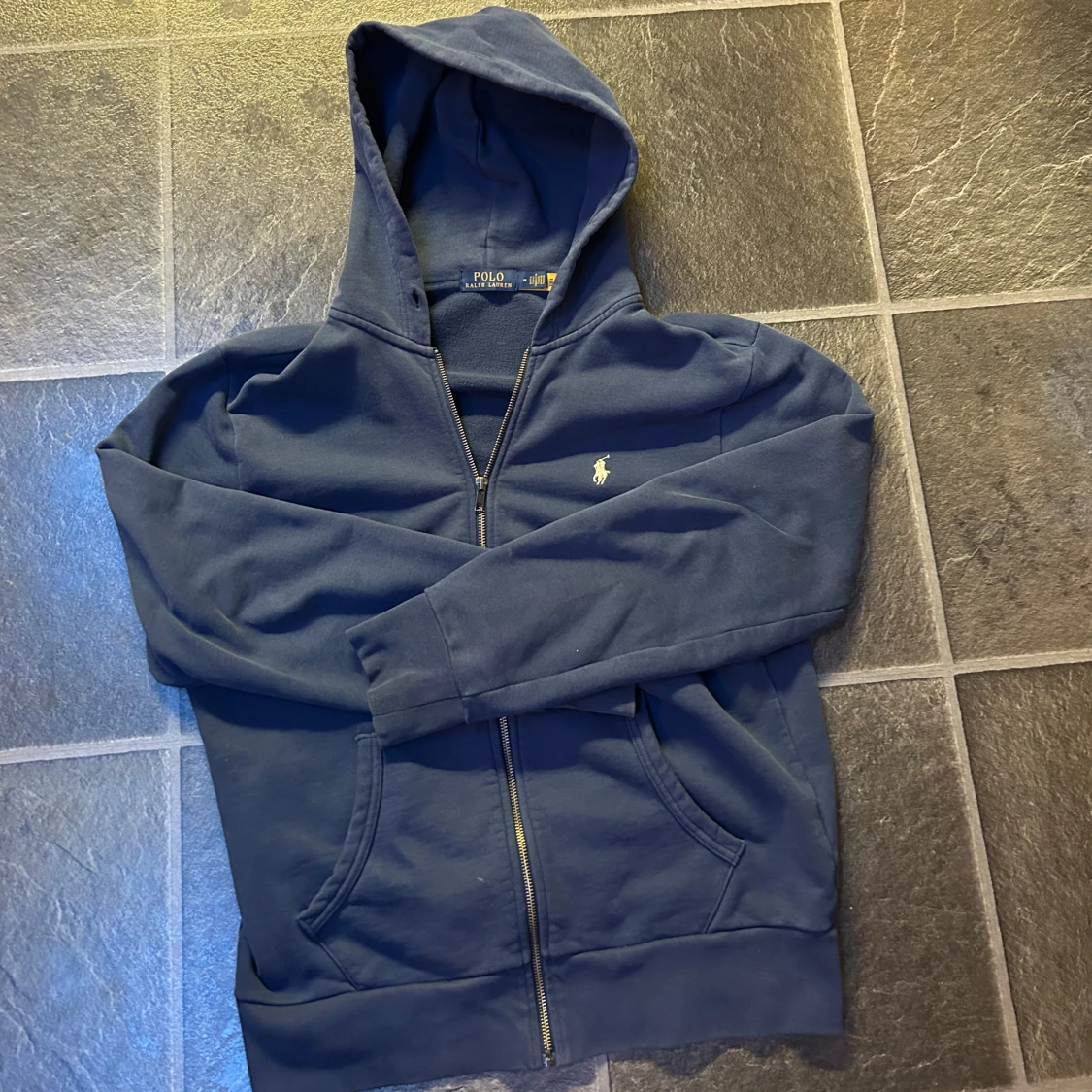 Marinblå hoodie från Polo Ralph Lauren