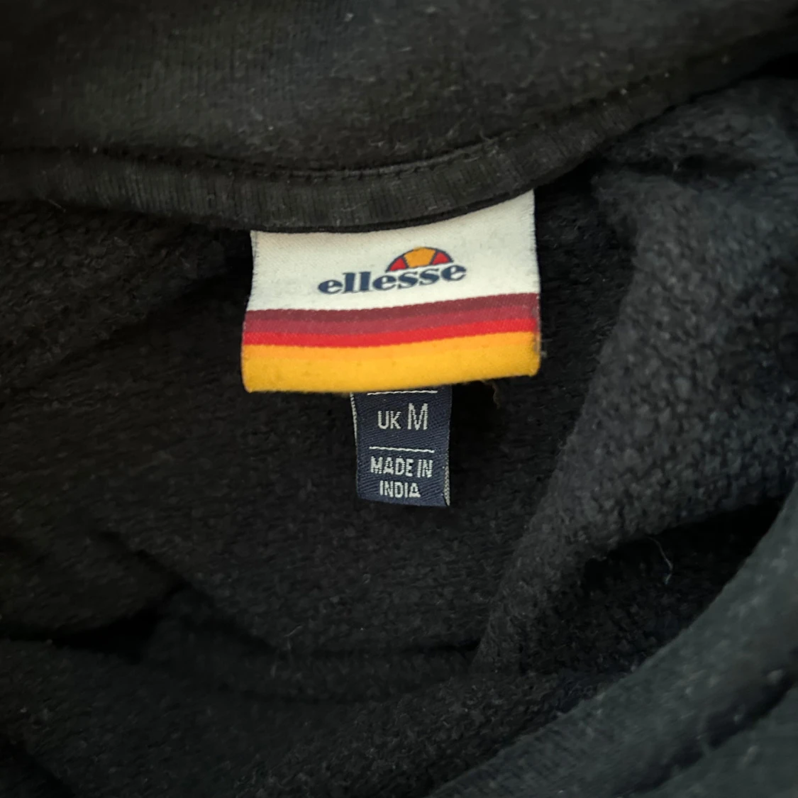 Svart hoodie från Ellesse Junkyard M - 1