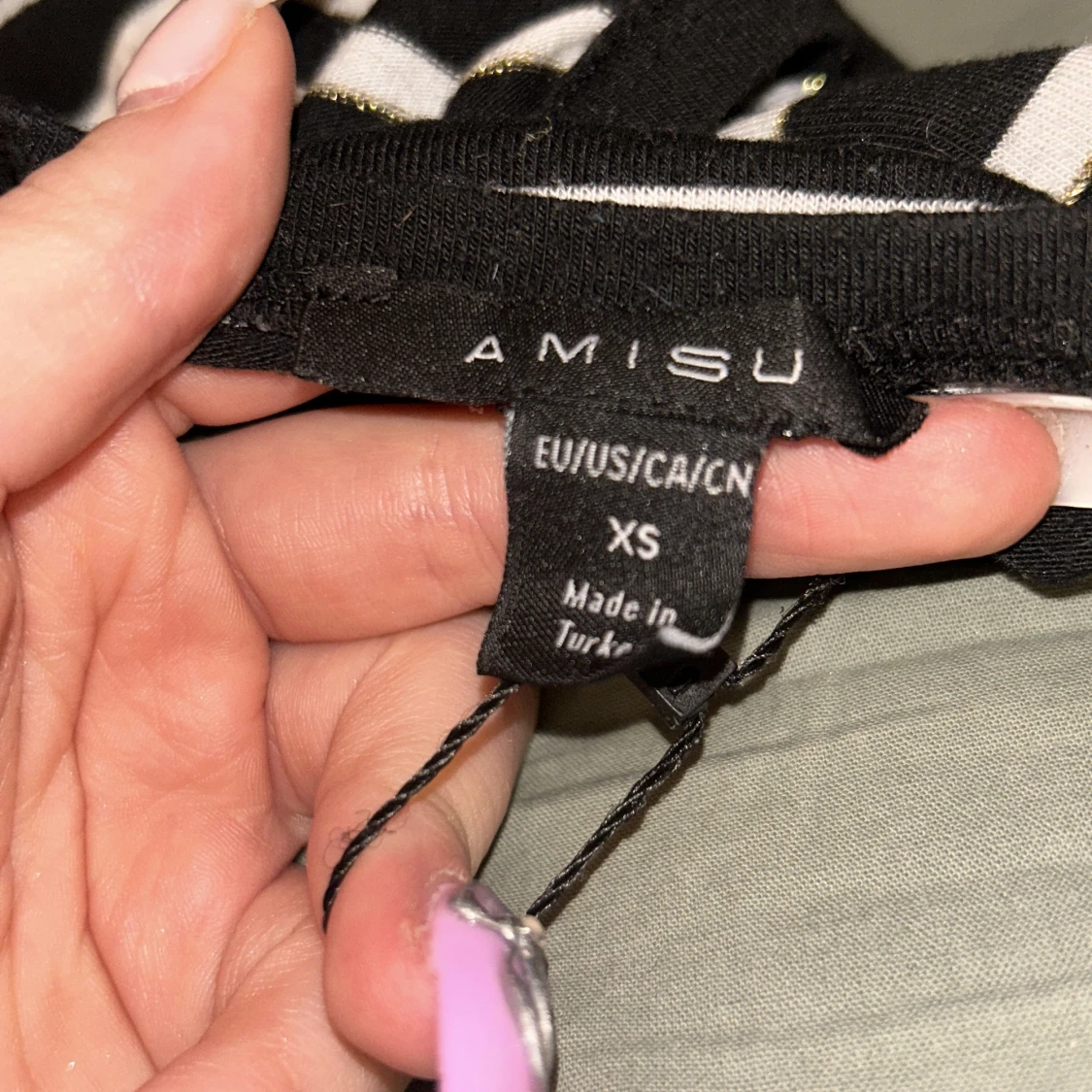 Svartvit randig halvlångärmad tröja Amisu - 2