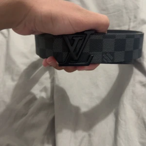 Bälte - Säljer billig eftersom många defekter