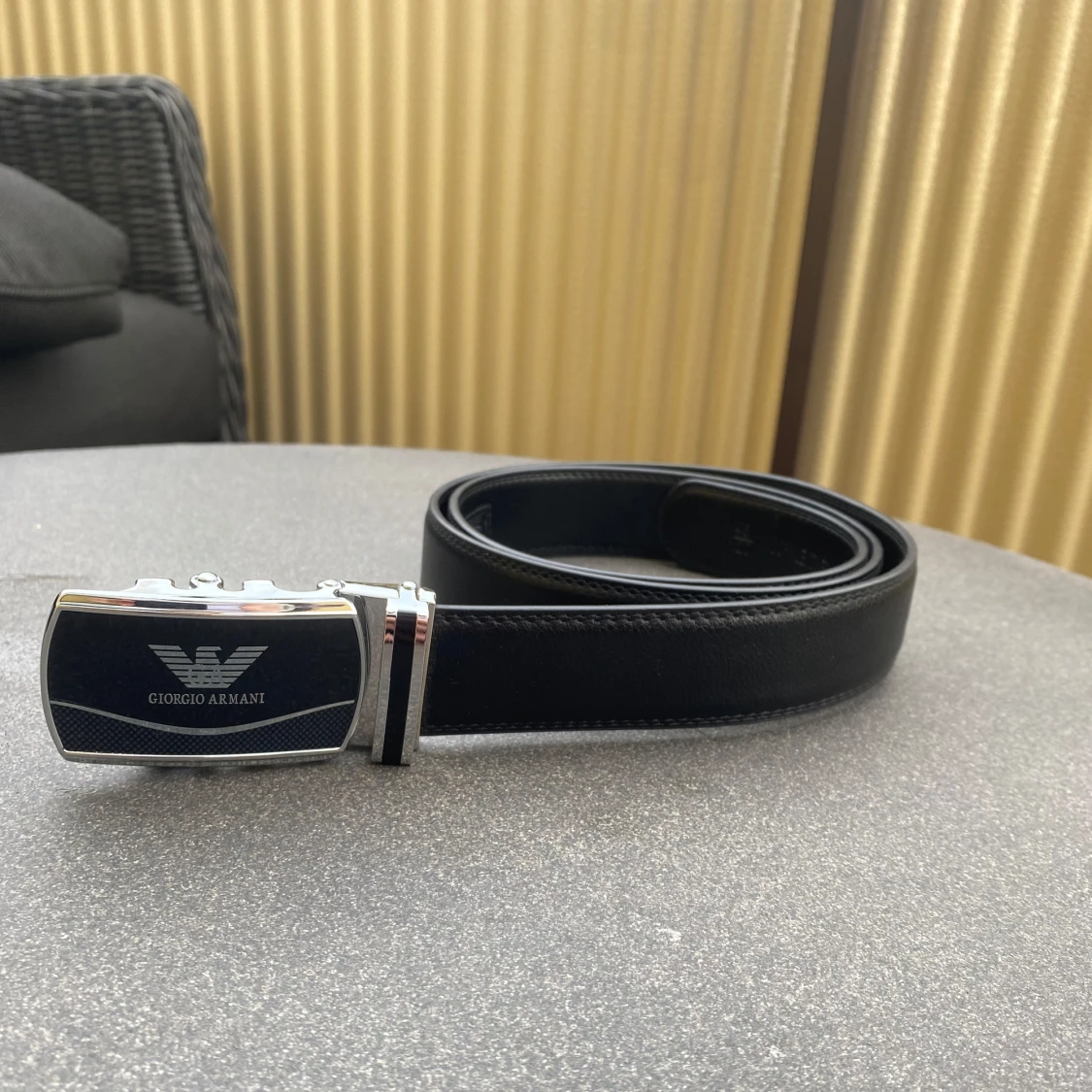 Svart skärp från Giorgio Armani