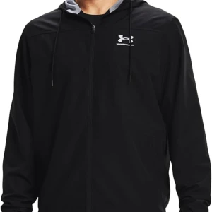 Under armour jacka  - Under armour jacka  ny skick storlek s pris 799
