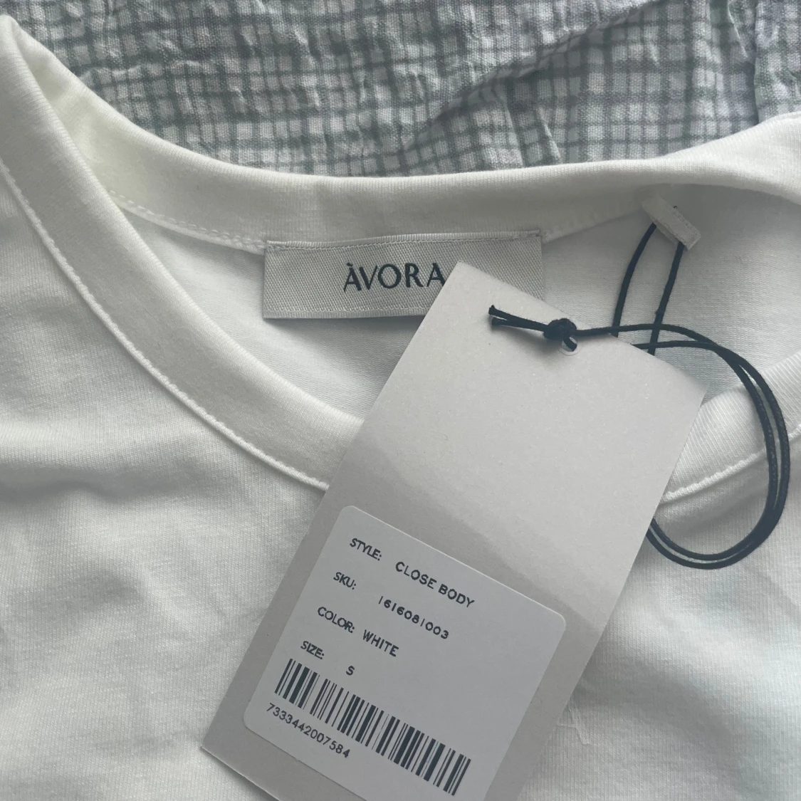 Vit långärmad body från Avora - 2
