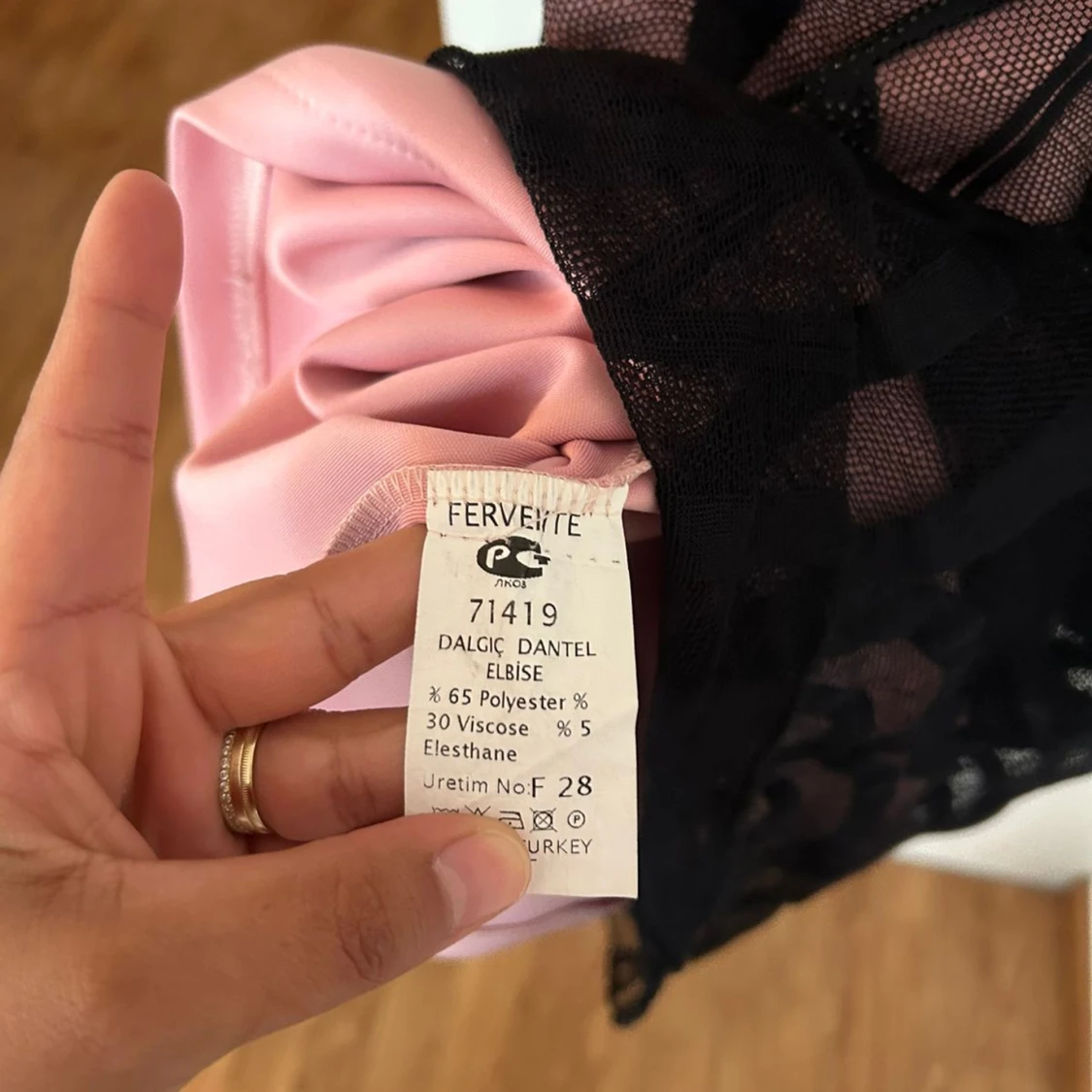 Svart spetsklänning från Fervente - 1