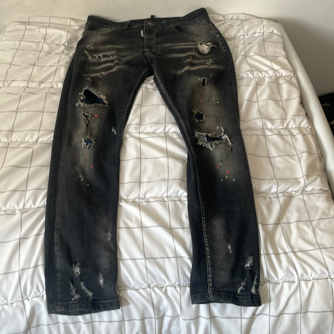 Svarta distressed jeans från Dsquared2