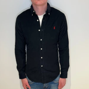Ralph lauren skjorta - Ralph lauren skjorta | Skick: 9/10 | S |Fraktar via postnord eller instabox på köparens bekostnad | Hör av dig vid minsta fråga eller fundering! 