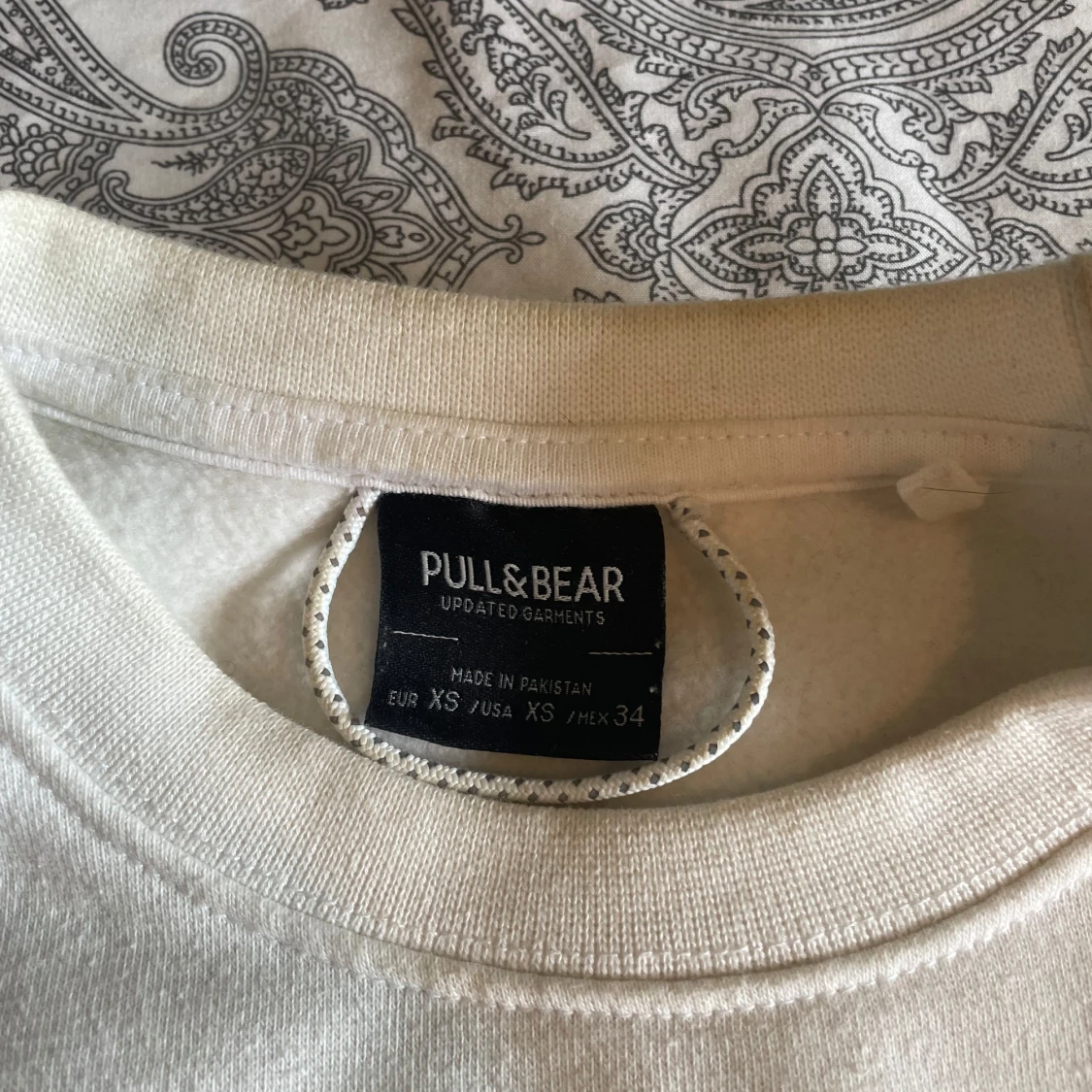 Vit sweatshirt från Pull&Bear XS - 3