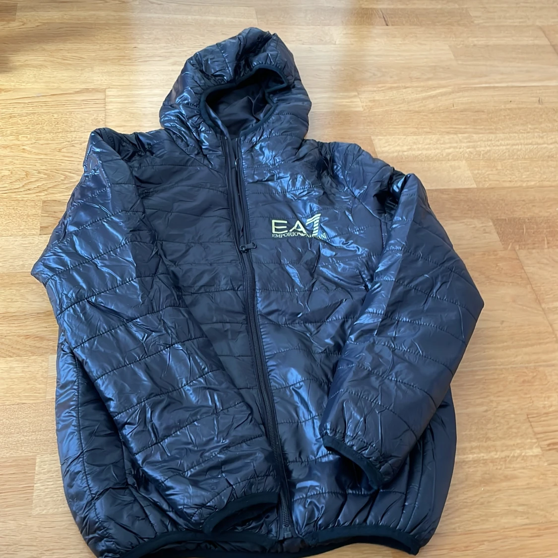 Svart pufferjacka från EA7 Emporio Armani