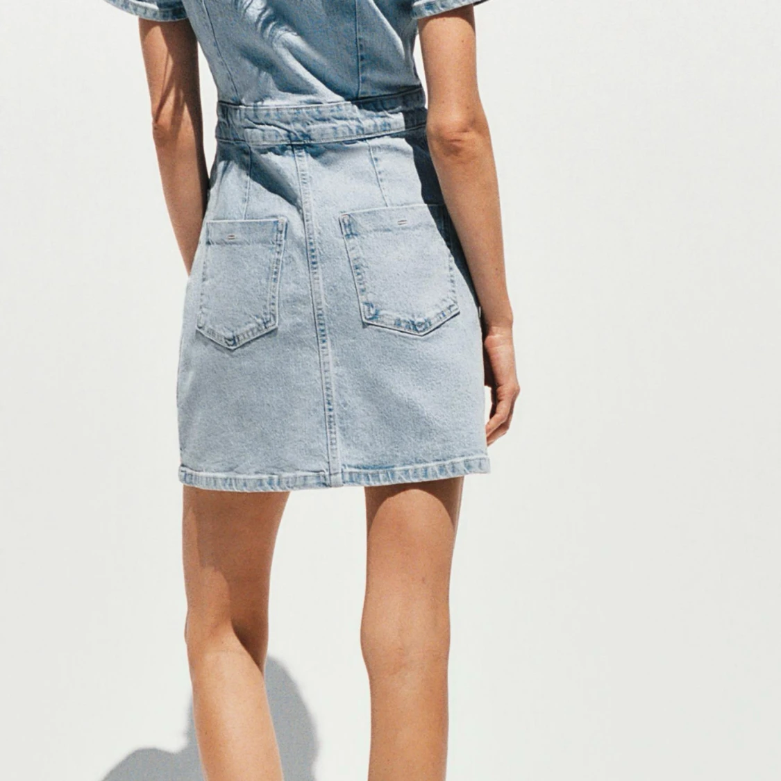 Ljusblå jeansklänning  - 1