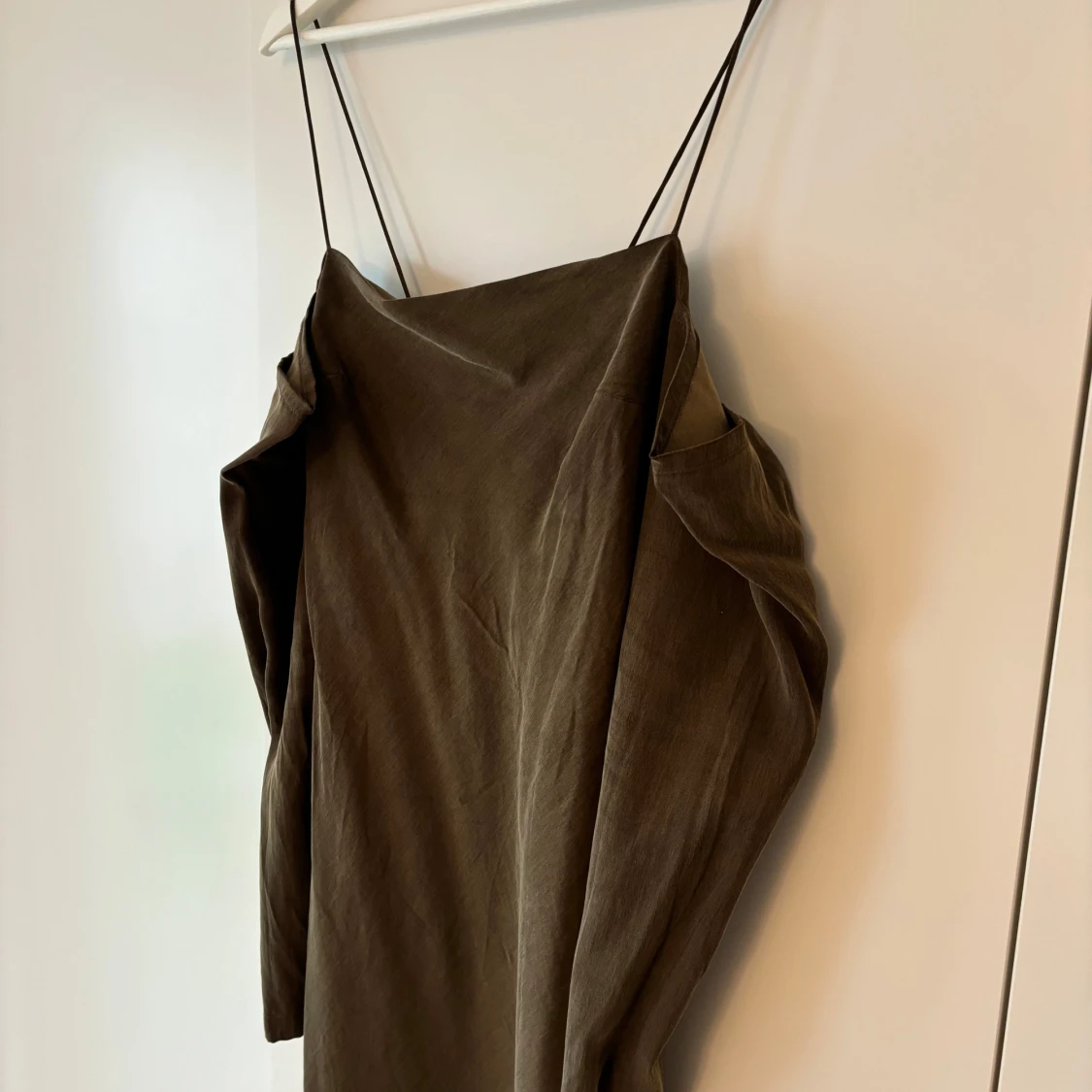 Djerf Avenue Dream Dress Long Sleeve Mocha - 1