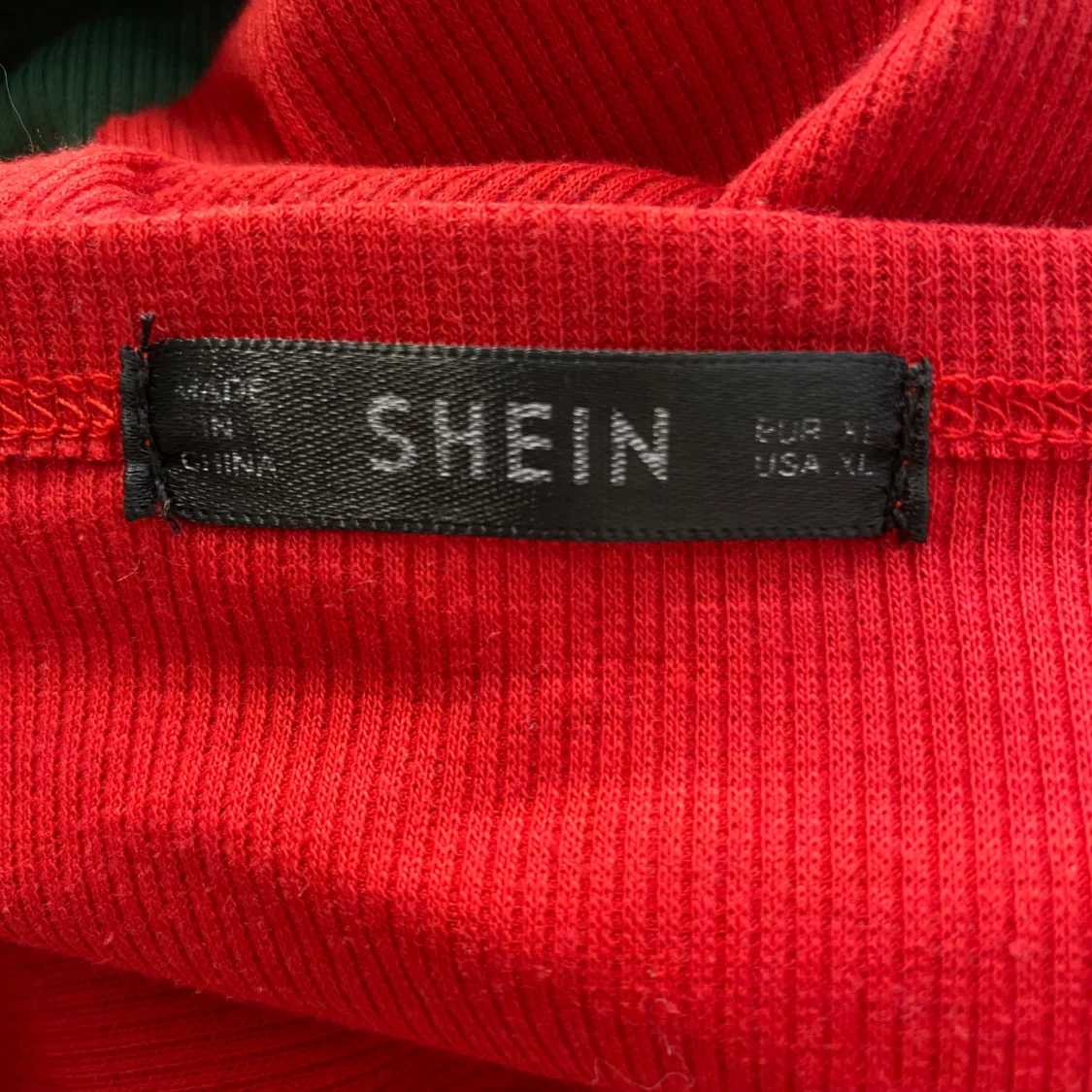 Röd ribbad linnetopp  - 3