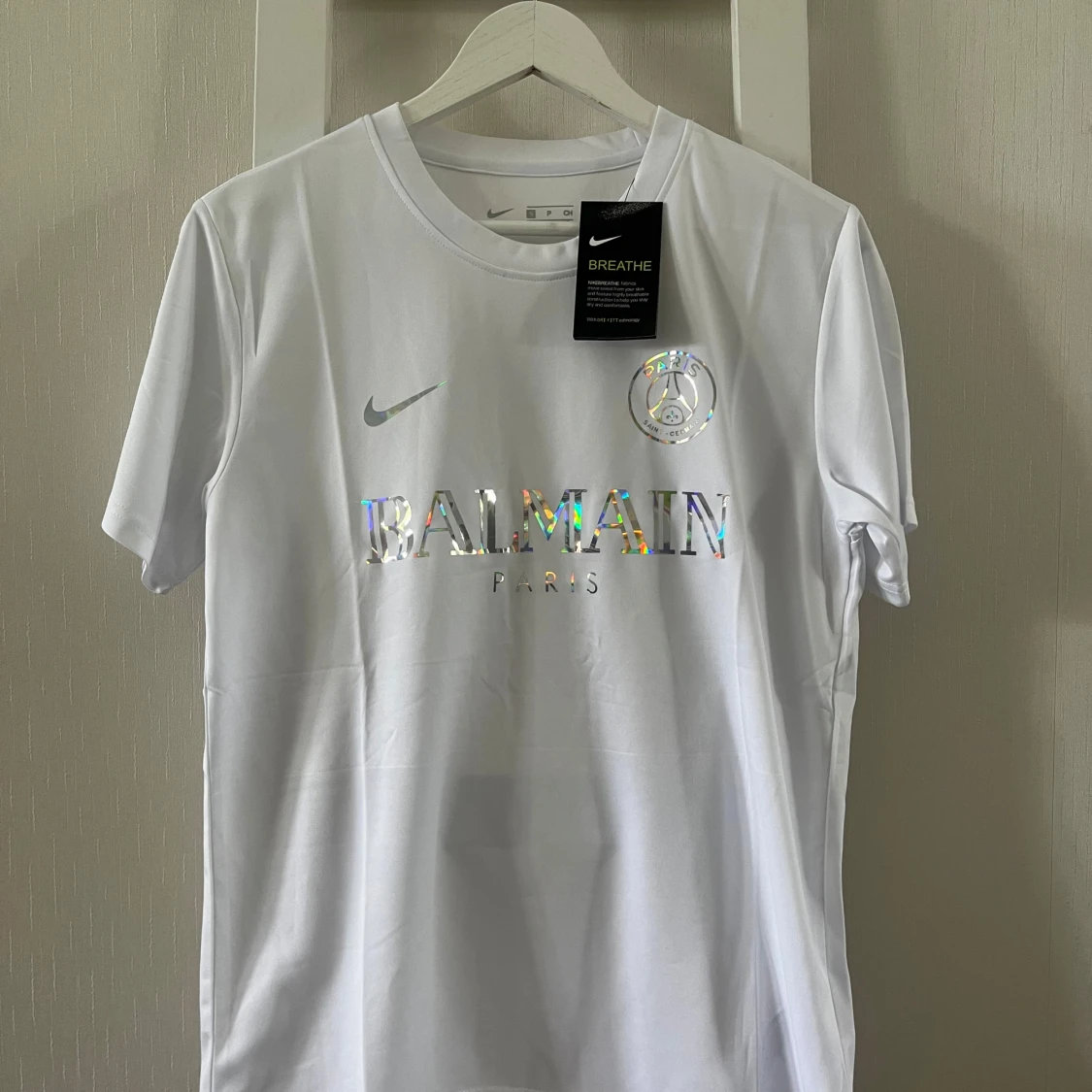 Vit Nike x Balmain Paris t-shirt