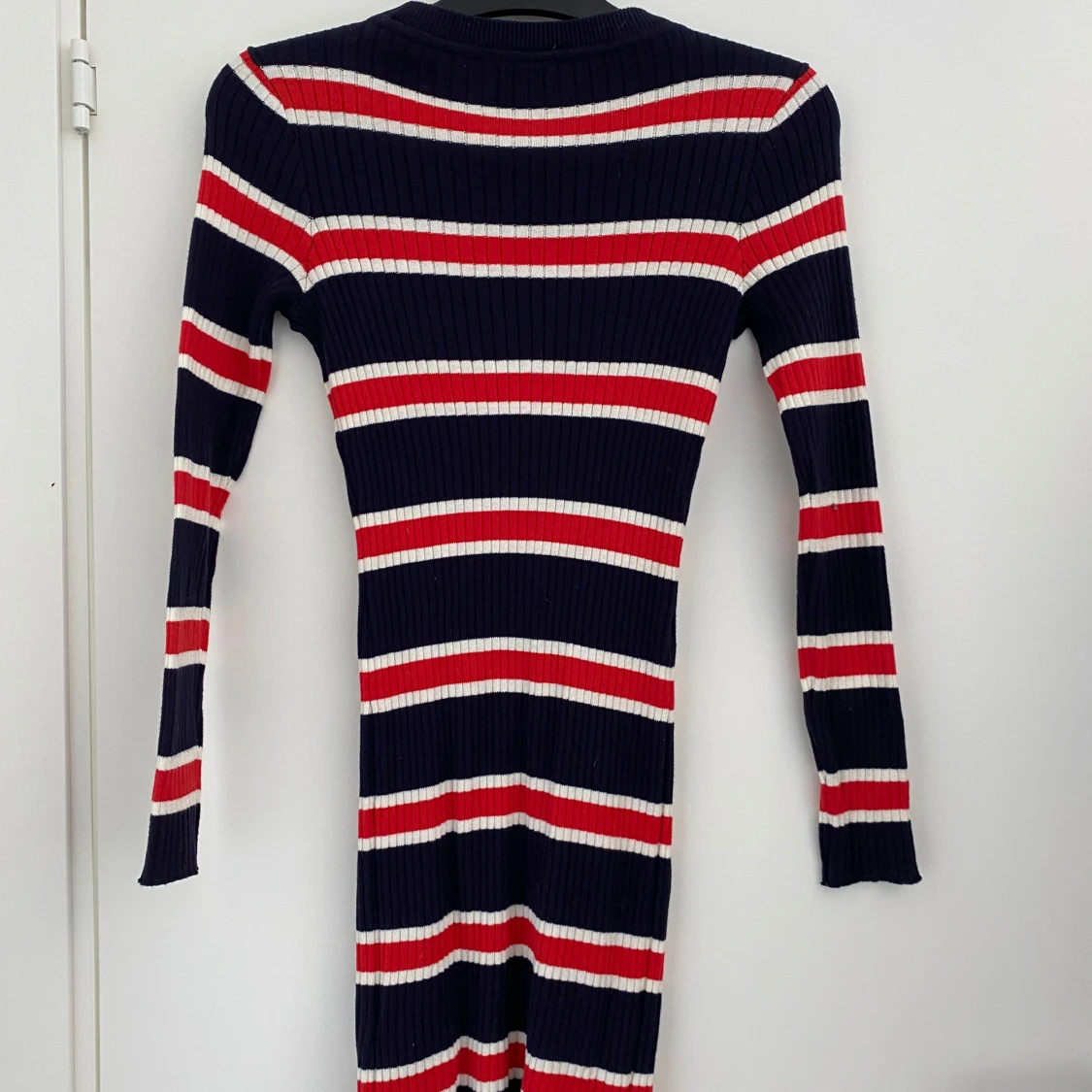 Randig ribbad klänning från H&M, stl 38 - 1