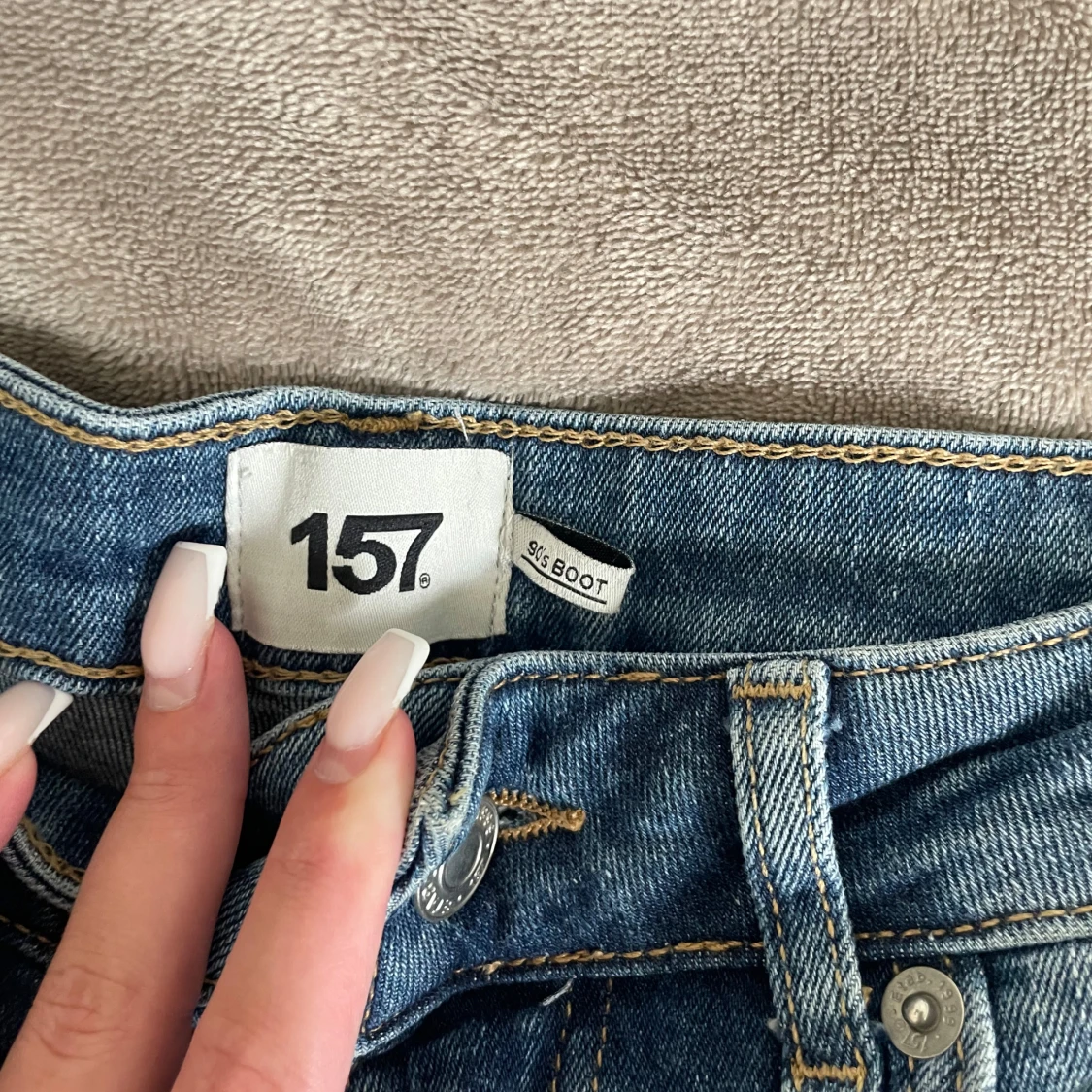 Mörkblå  low/midwaist bootcut jeans i modellen ”Short” - 3