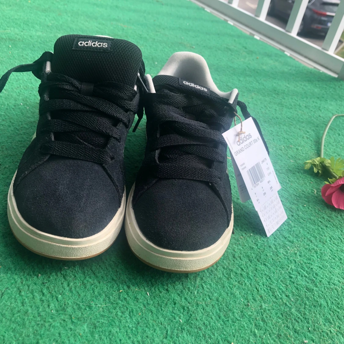 Svarta Adidas Grand Court sneakers - 1