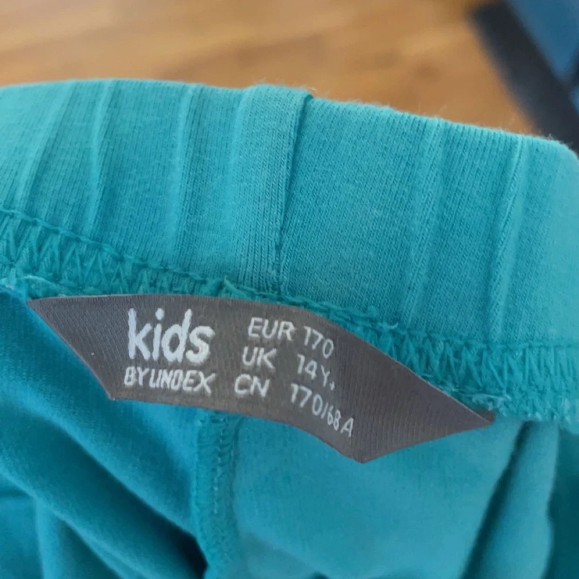 Turkosa leggings från Lindex - 2