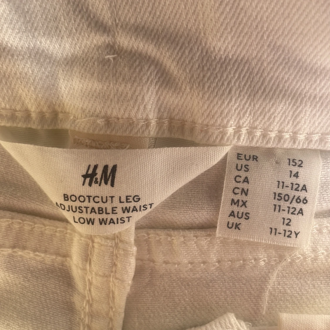 Vita bootcut jeans från H&M, stl 152 - 1