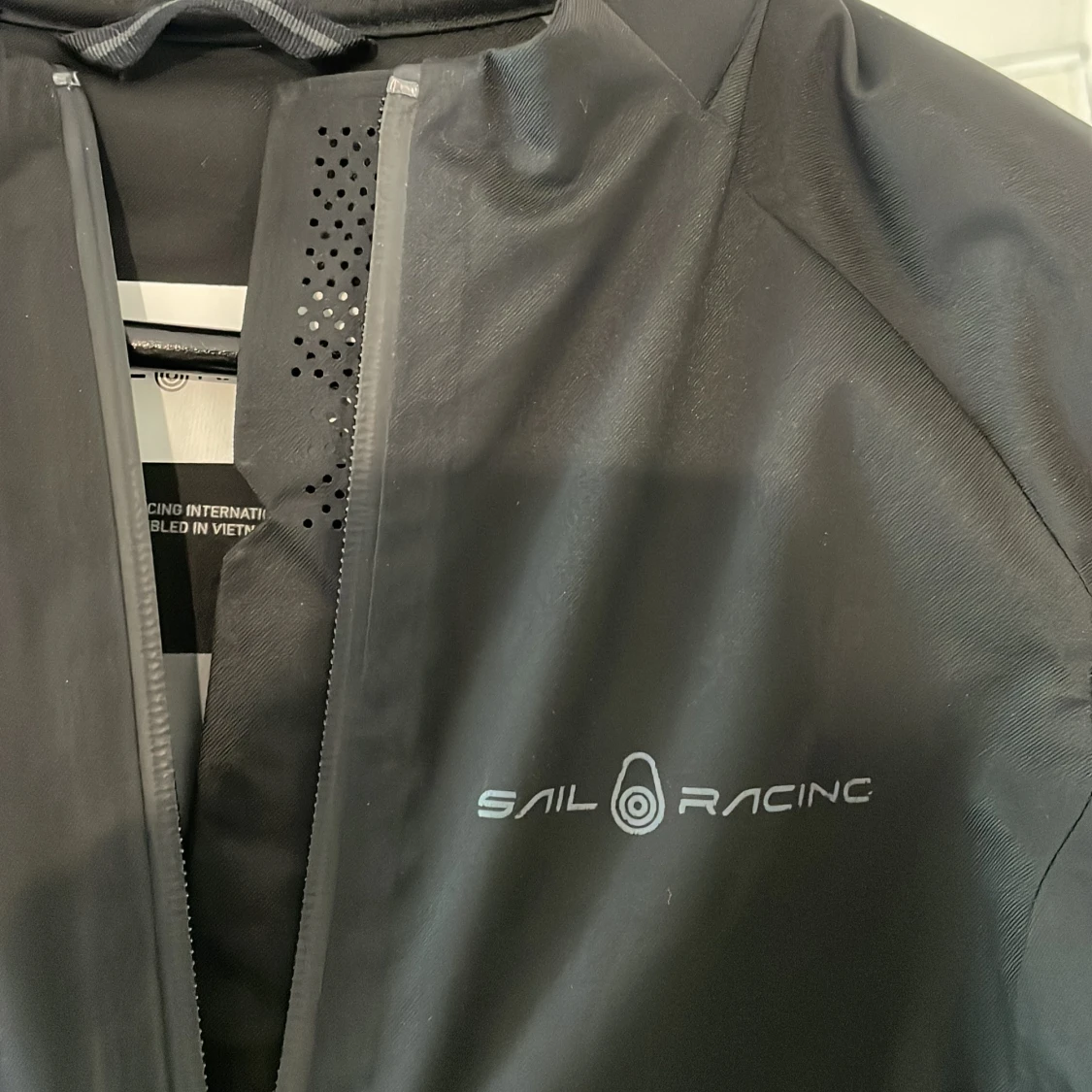 Svart vindjacka från Sail Racing XS - 1