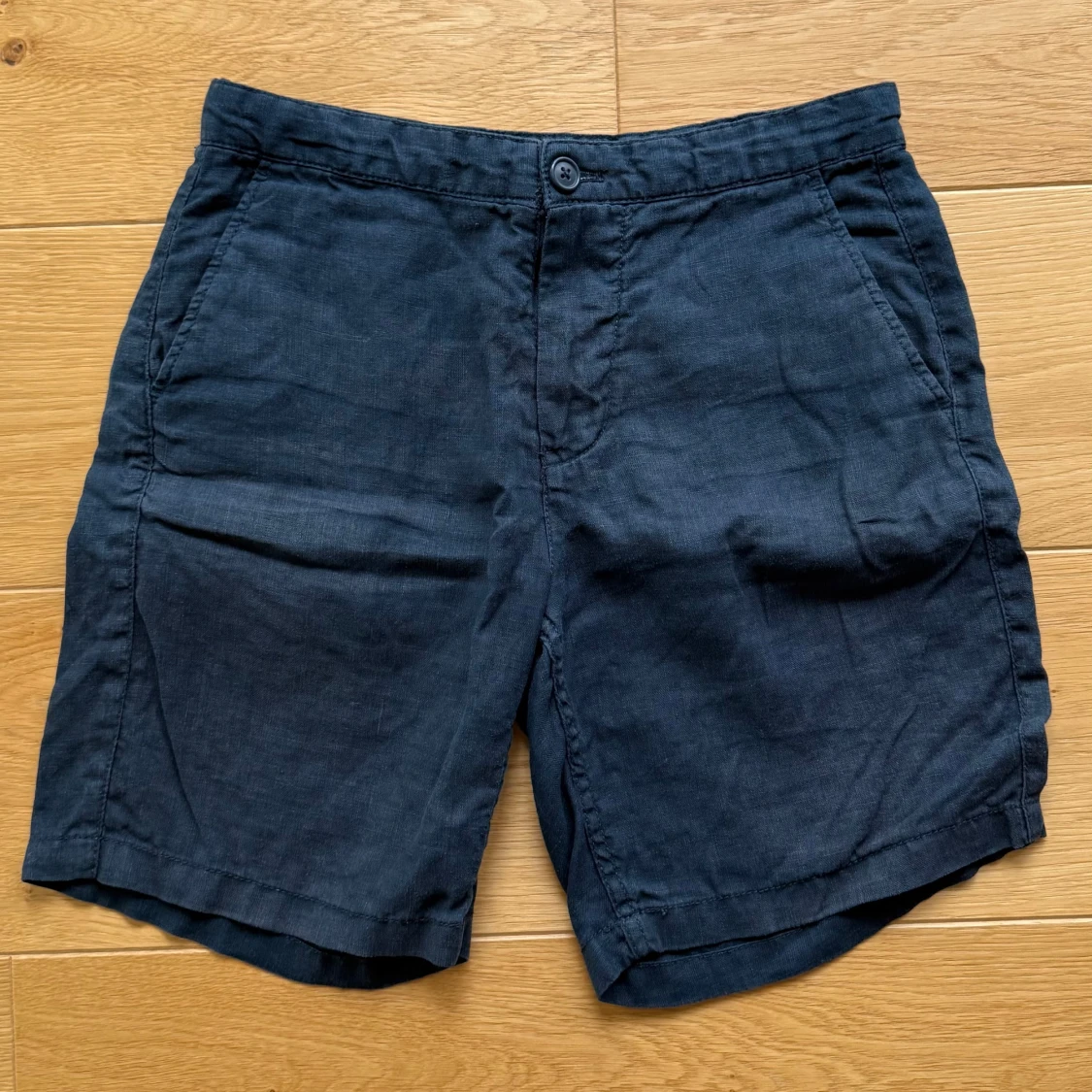 Mörkblå linneshorts från East West - 1