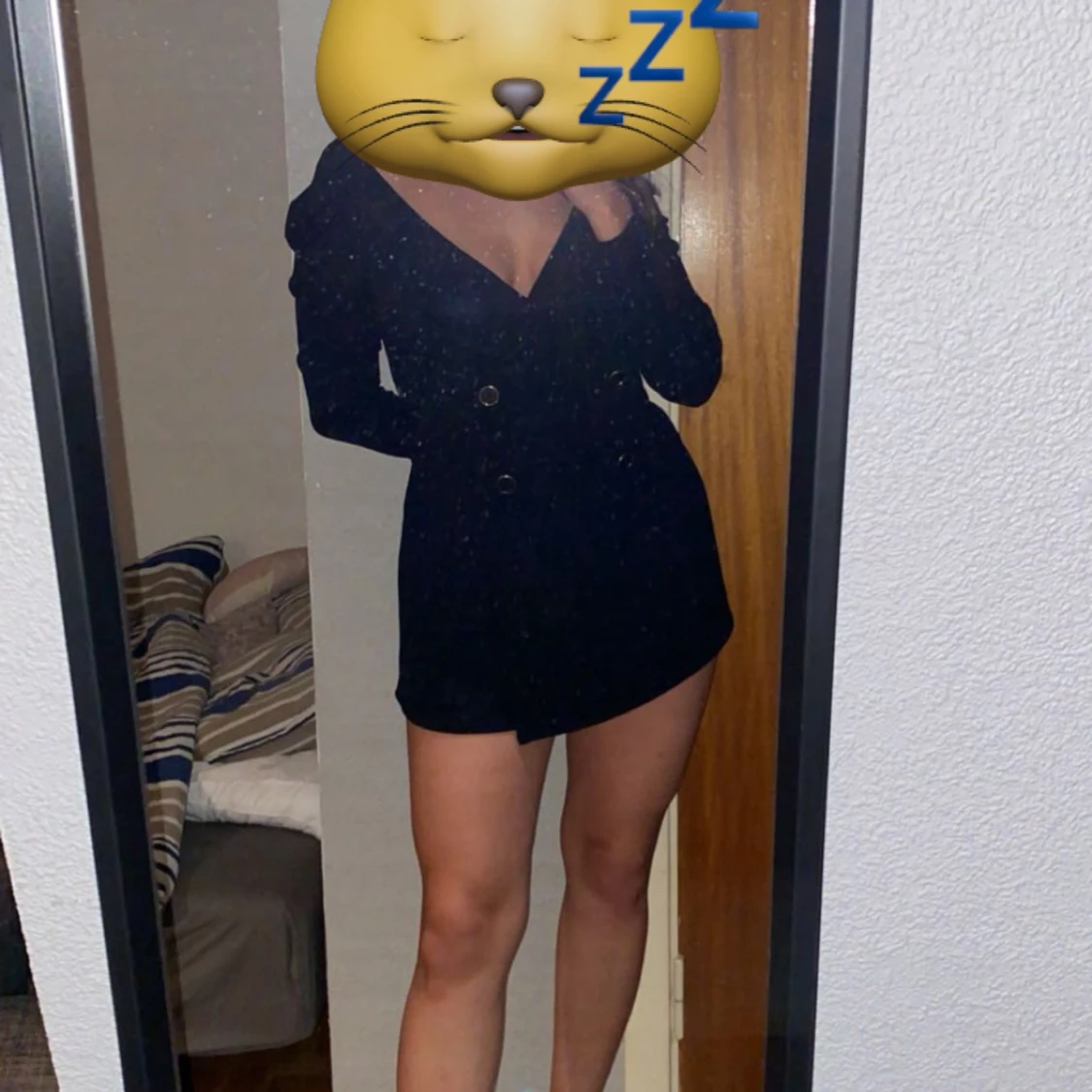 Svart kort klänning med shorts