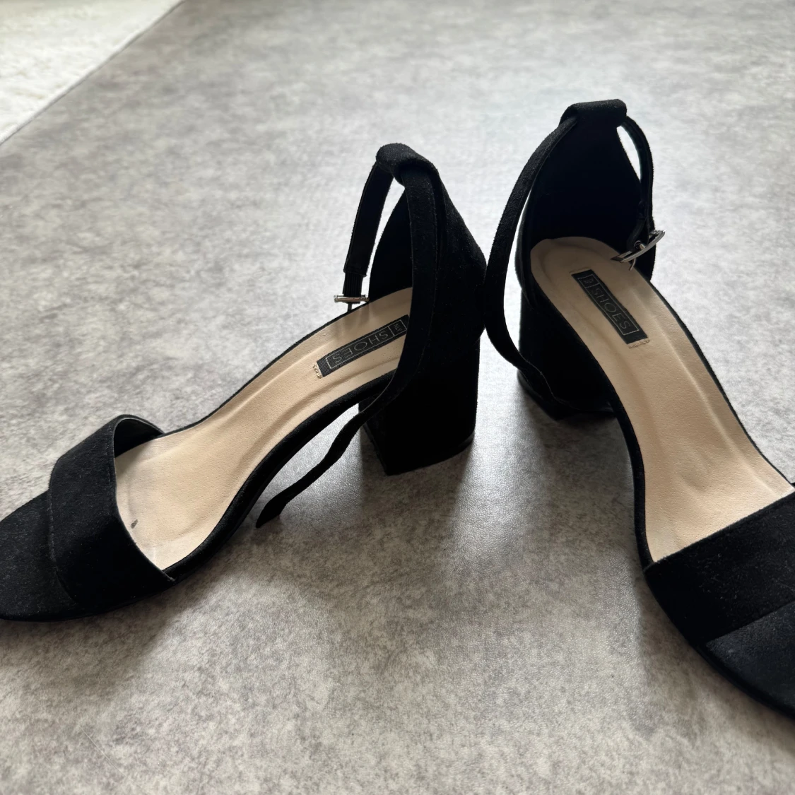 Svarta klackskor från Nelly  - 1