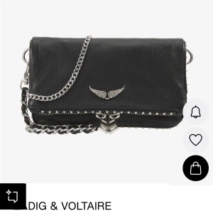 Svart axelväska Zadig & Voltaire - Säljer denna väskan från Zadig & Voltaire då den inte längre kommer till användning. Väskan är i bra skick. 