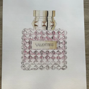 Målning av Valentino parfym  - Målning av valentino parfym. Köparen står för frakt! Pratar helst före köp!⭐️💕💓