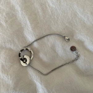 Edblad armband  - Armband från Edblad, tyvär inte kommit till användning.