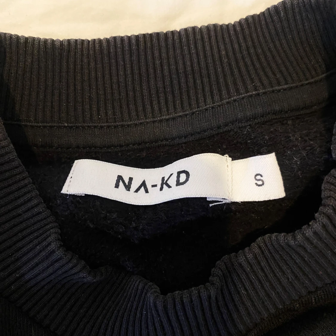 Svart sweatshirt NA-KD - 2