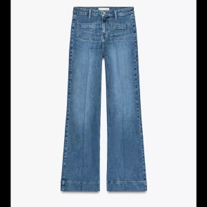 Zara bootcut jeans  - Säljer de populära bootcut jeansen från Zara i storlek 38, oanvända 