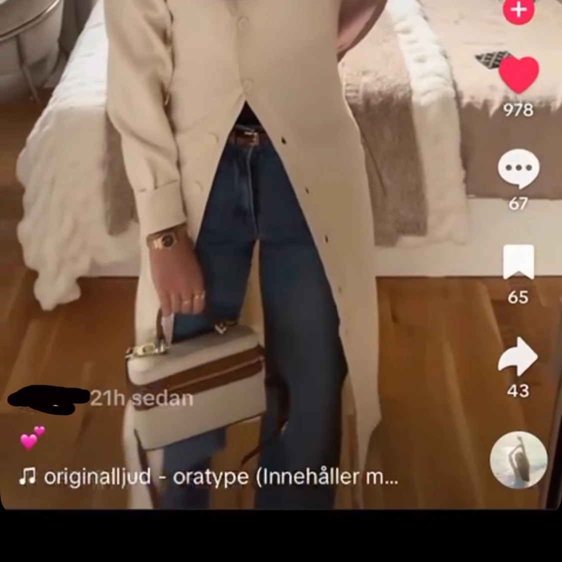 Beige långklänning med v-ringning - 1