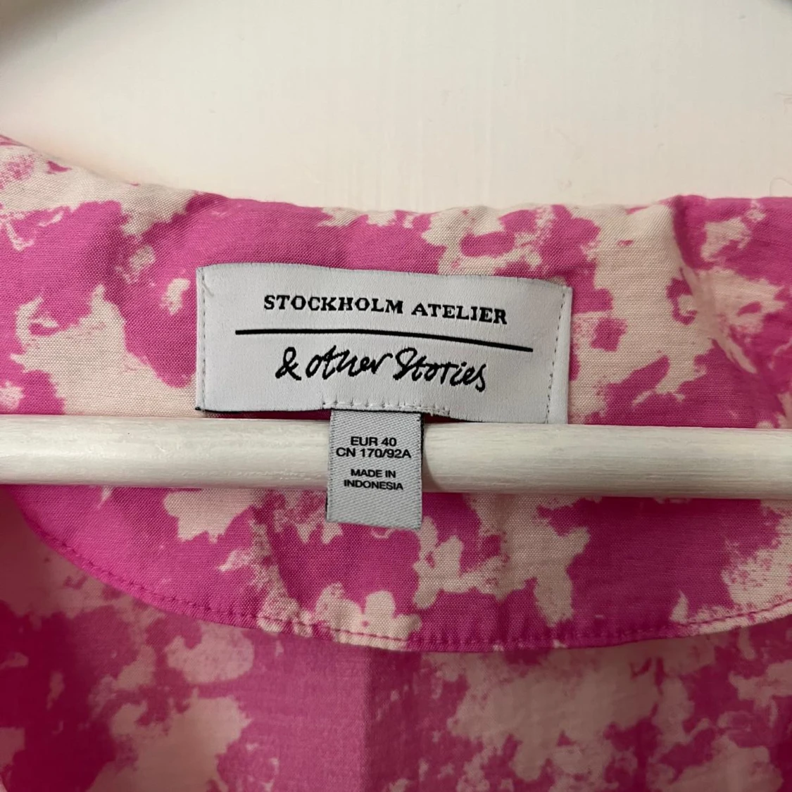 Rosa blommig långklänning från & Other Stories - 1