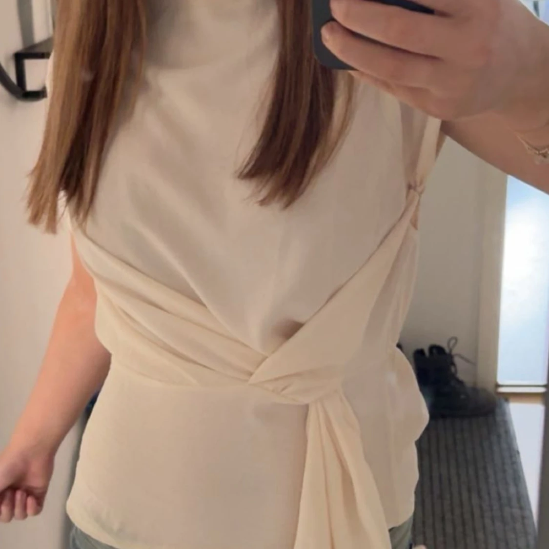 Beige omlottopp med knytband - 1