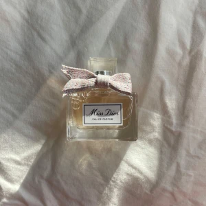Miss Dior Eau de Parfum - Miss Dior Eua de Parfum tester 5 ml 💌