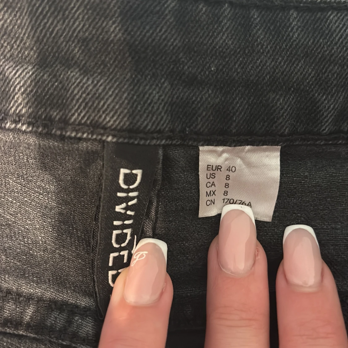 Svarta jeansbyxor från Divided - 2