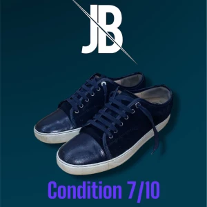 Lanvins 42 - Feta lanvins i storlek 42 färgen mörkblå🔥🔥 otroligt snygga och stilrena skor för alla dagar🤩🤩nypris 5000😦 skriv vid frågor😇😇