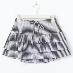  kjol  - Superfin kjol .Säljer den här jättesöta kjolen, om du är intresserad, skriv till mig.