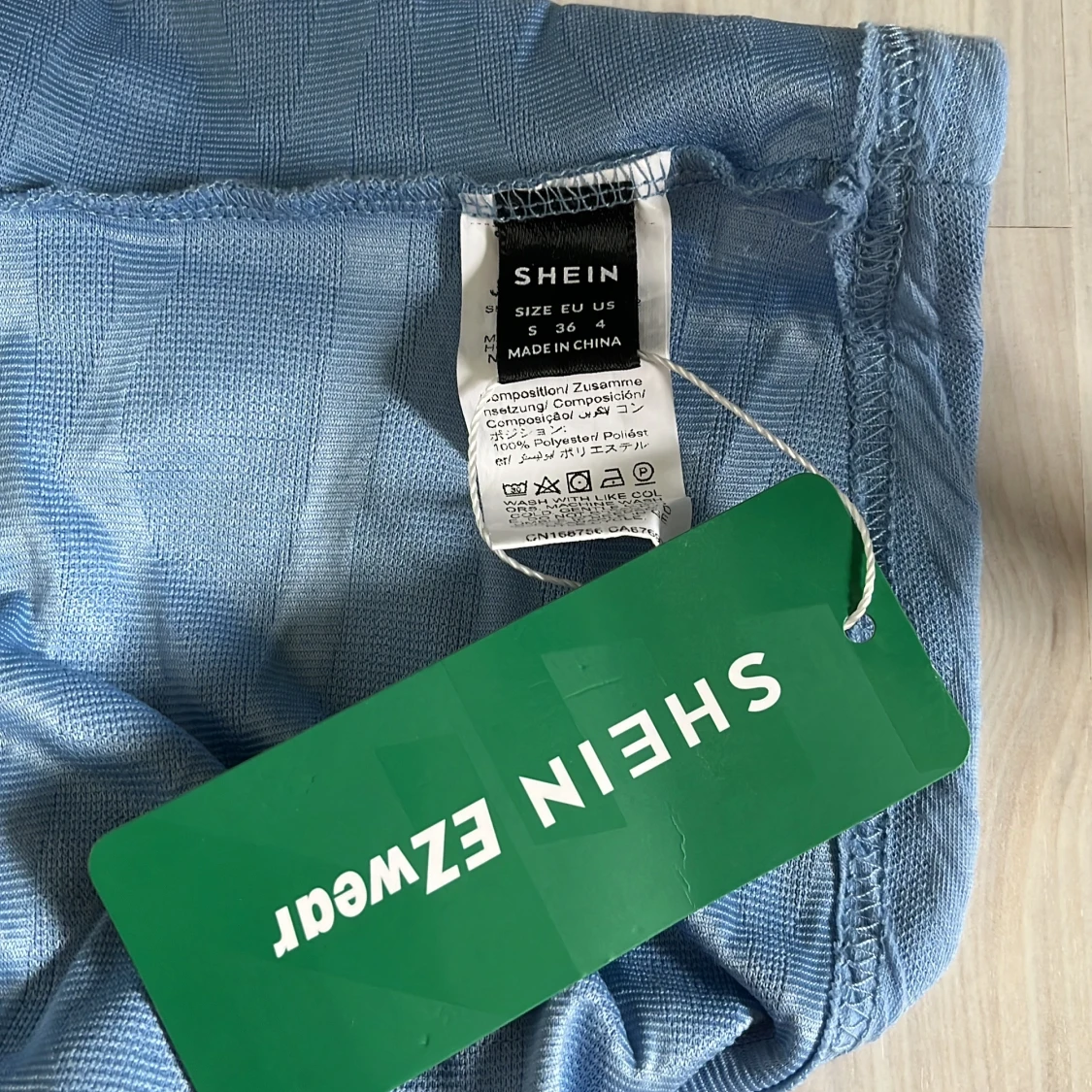 Ljusblå tubtopp från SHEIN - 2