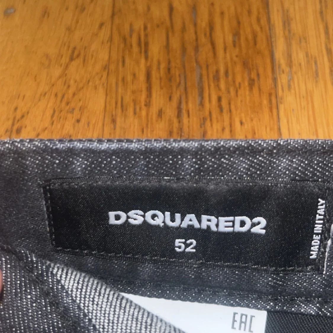 Mörkblå distressed jeans från Dsquared2 - 4