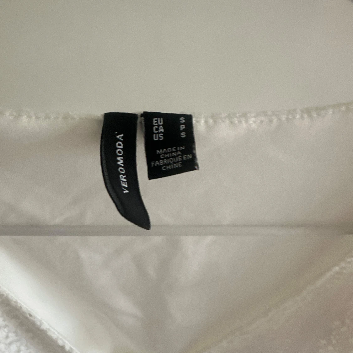 Vit spetsklänning från Vero Moda - 2