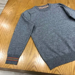 Ny tröja  - Fick den i present, aldrig använd! Skicka pm för fler bilder