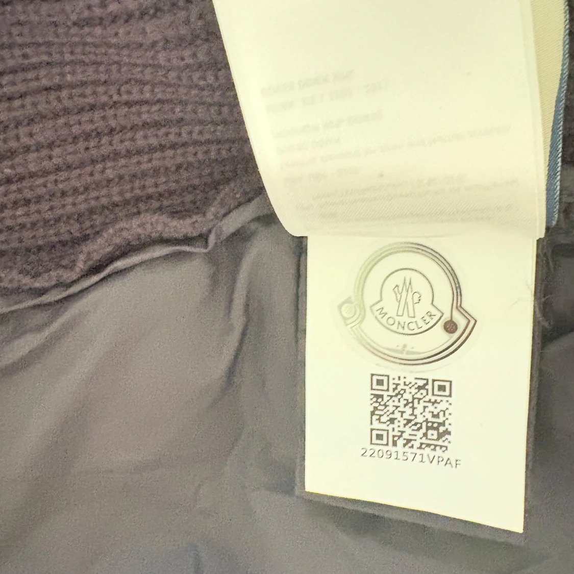 Grå Moncler puffer med stickade ärmar - 2