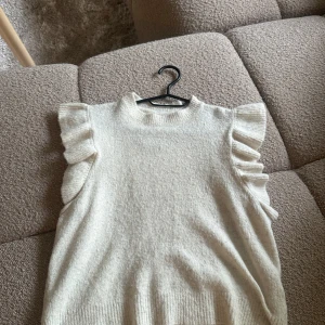 kortaärmad blus💞💞 - denna jätte cjute tröjan perfa till hösten och är bra jättemysig