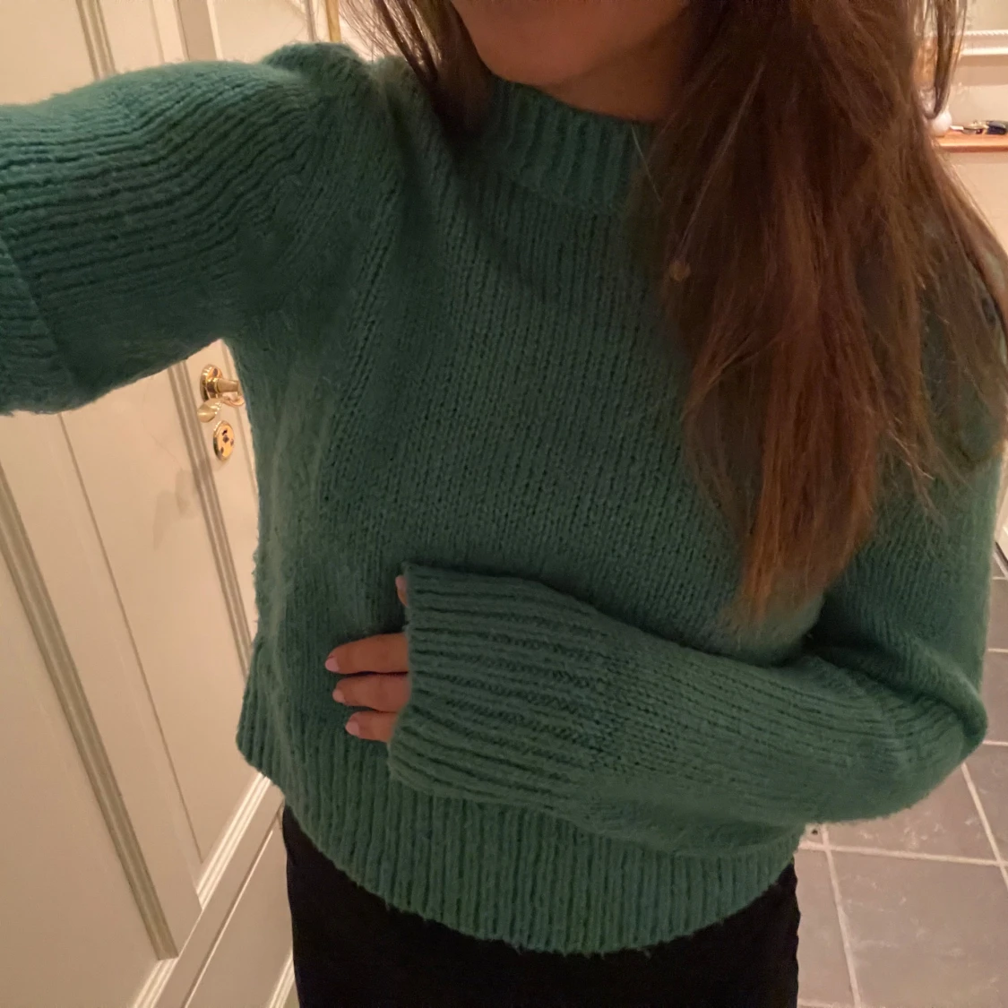 Grön stickad tröja  - 1
