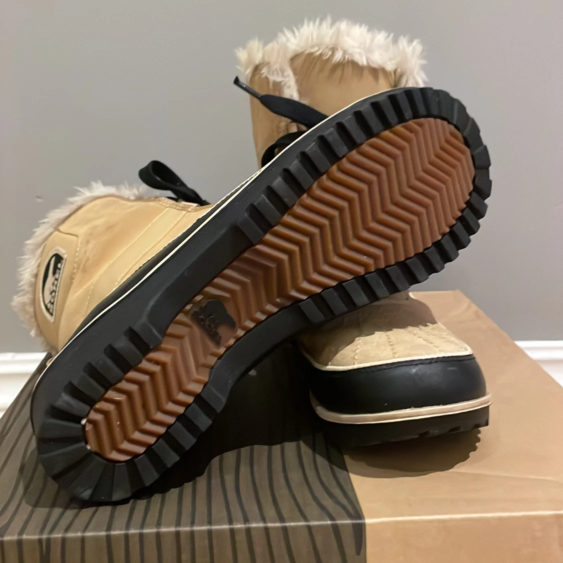 Sorel Tivoli II vinterboots med fuskpäls - 3