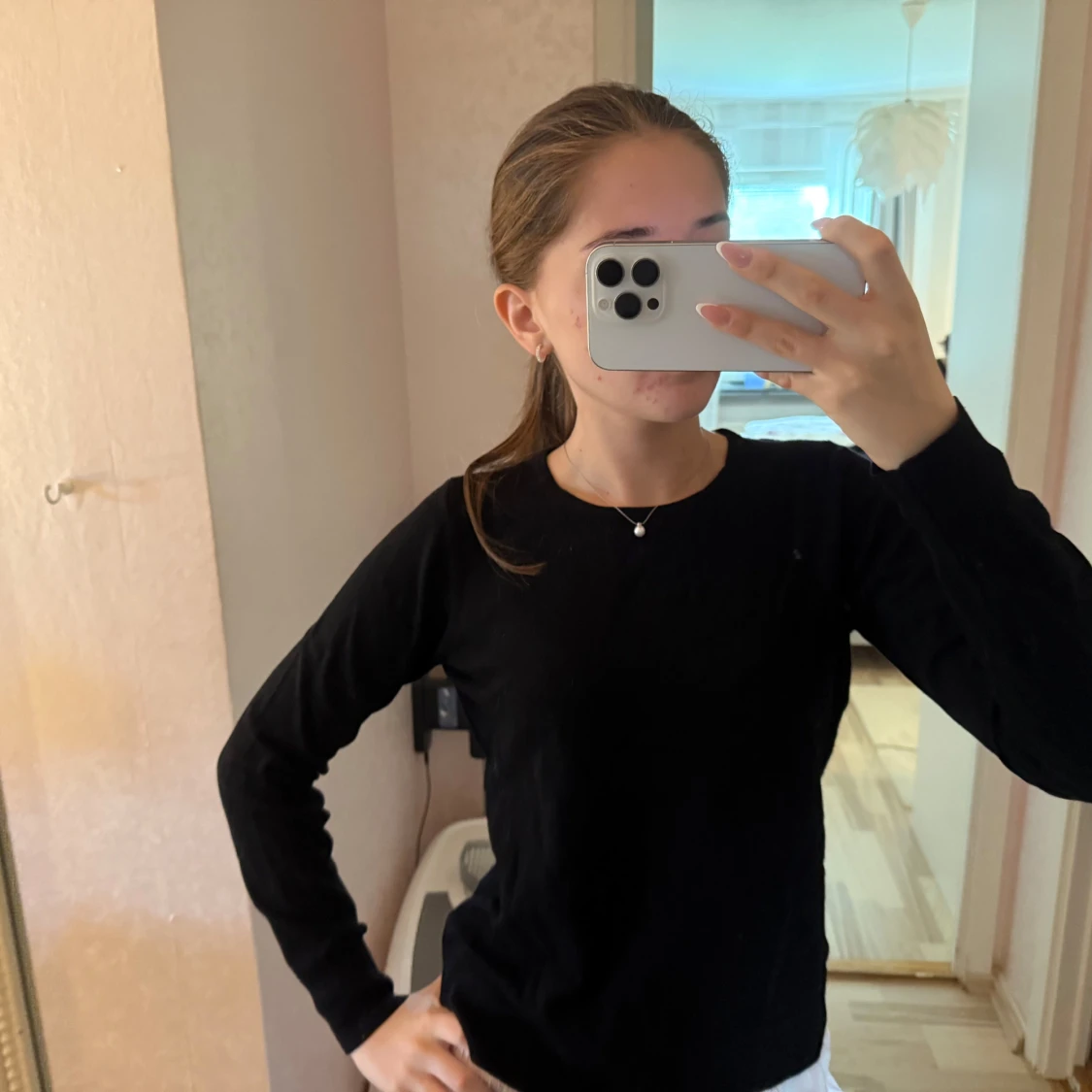 Svart långärmad stickad tröja