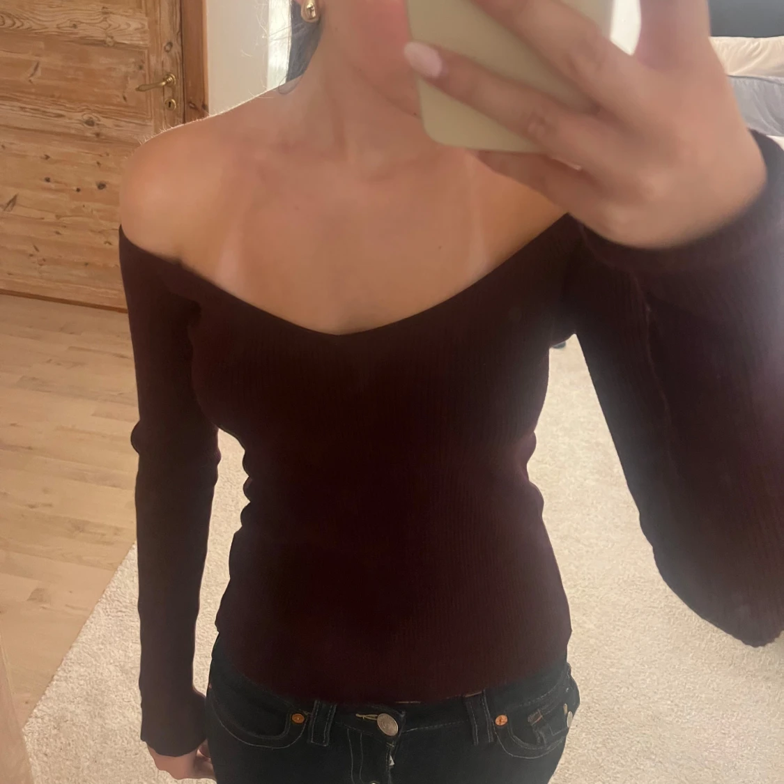 Off-shoulder tröja 